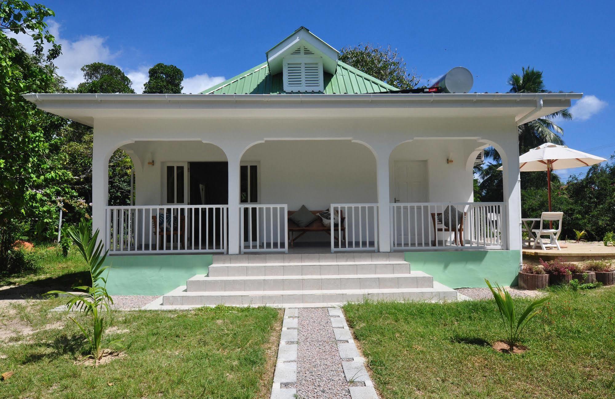 Petit Baie Chalet Pointe La Rue Exterior foto